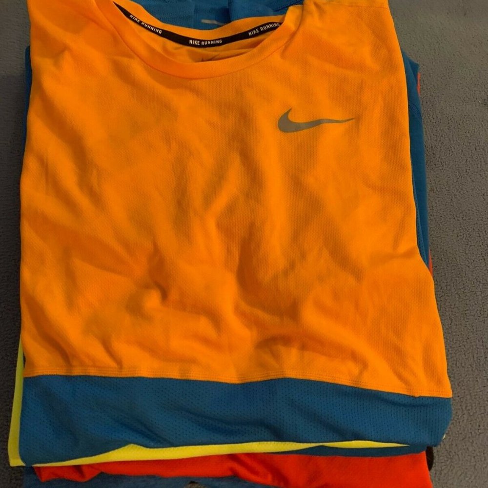 10 Mens Large/XL Athletic Shirts